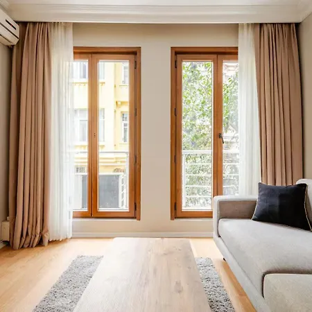 Raya Cihangir Apartment *