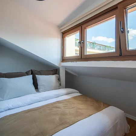 Raya Cihangir Apartamento *